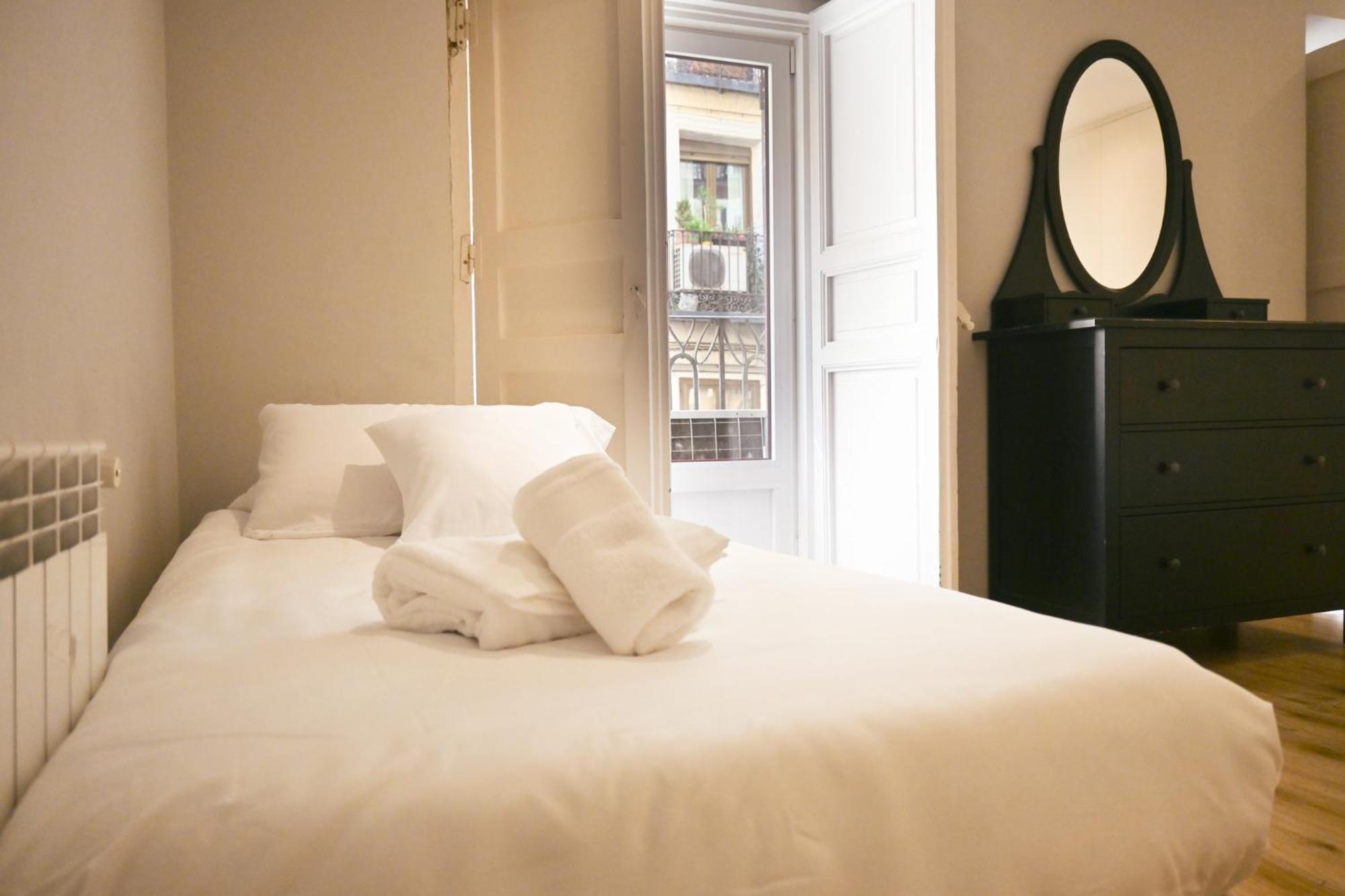 For You Rentals Apartment Temporal Madrid Cava Baja-La Latina Cab36 Bagian luar foto