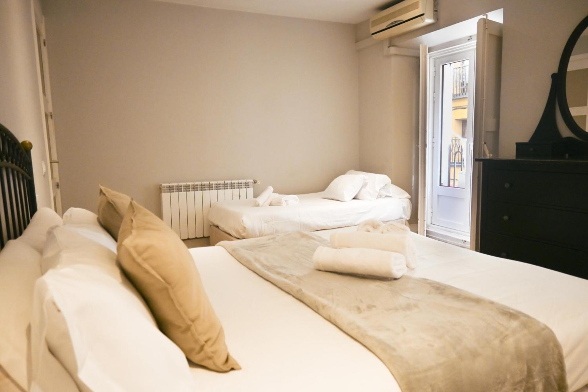 For You Rentals Apartment Temporal Madrid Cava Baja-La Latina Cab36 Bagian luar foto